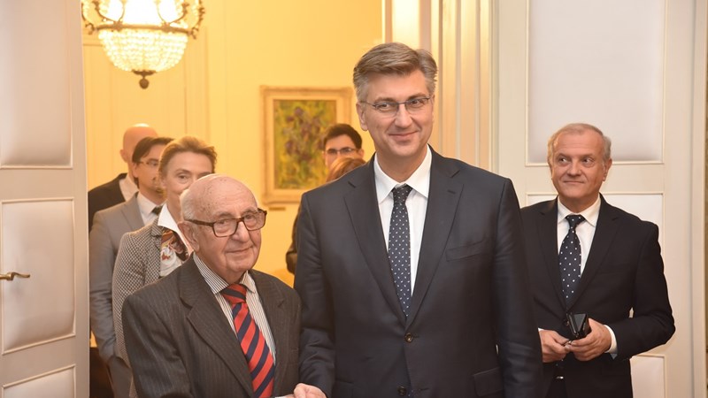 Plenković primio Theodora Merona: Hrvatska nastavlja s procesuiranjem ratnih zločina počinjenih u RH od 1991. nadalje